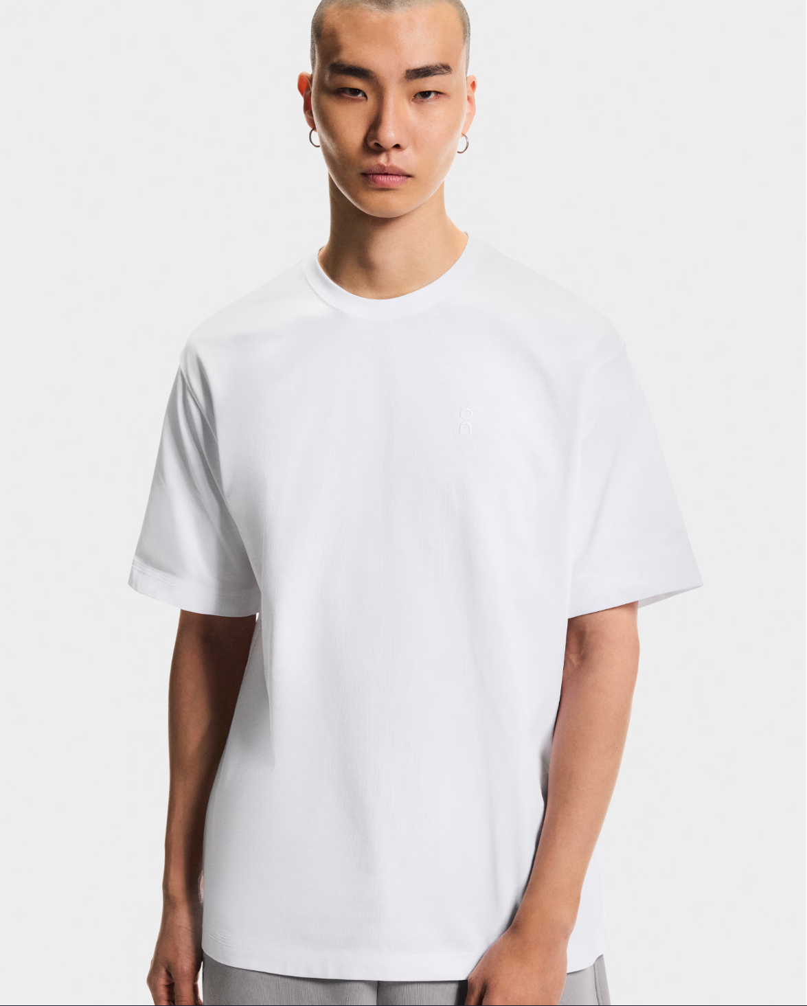 Camiseta On Club Collective-T | Tejido Premium, Detalles Bordados y Estilo Deportivo Clásico