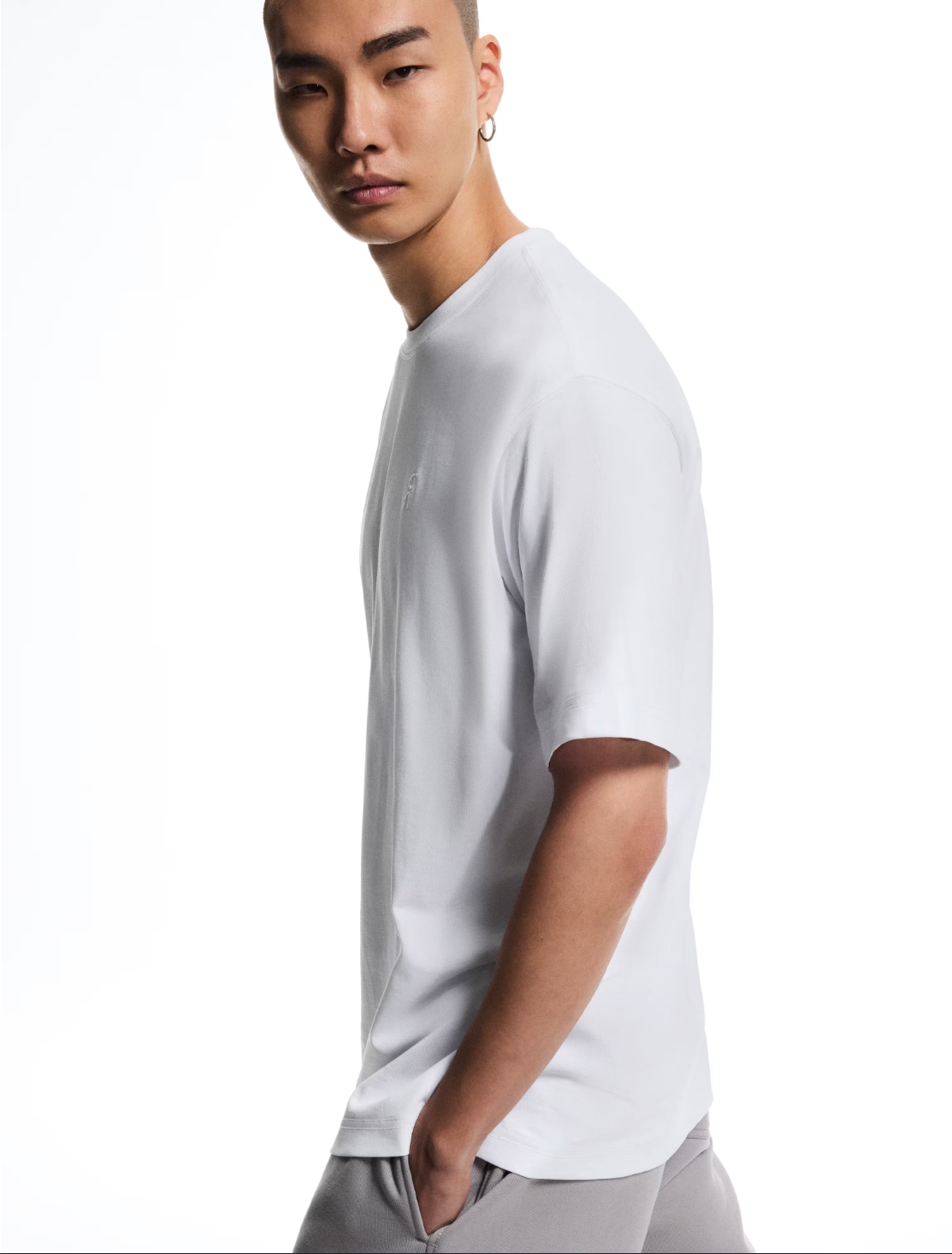 Camiseta On Club Collective-T | Tejido Premium, Detalles Bordados y Estilo Deportivo Clásico