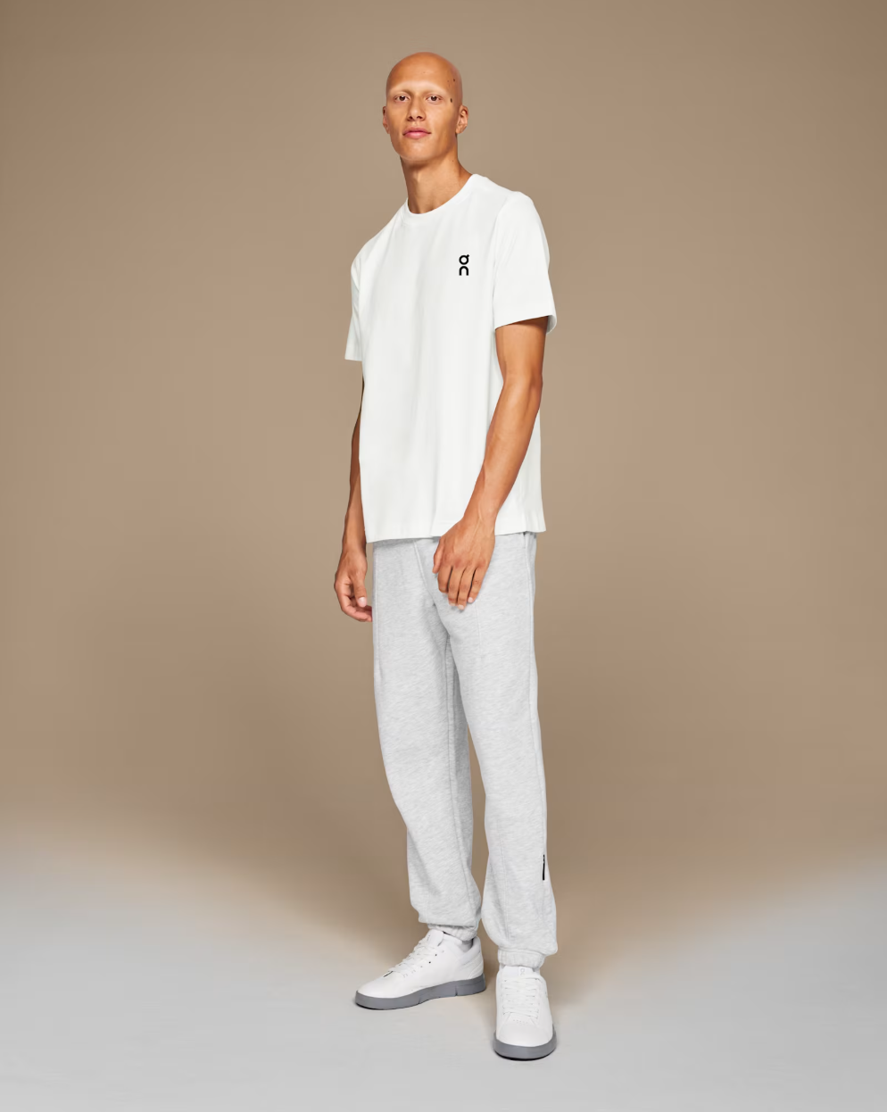 Camiseta Club Collective-T | Tejido Premium, Detalles Bordados y Estilo Deportivo Clásico