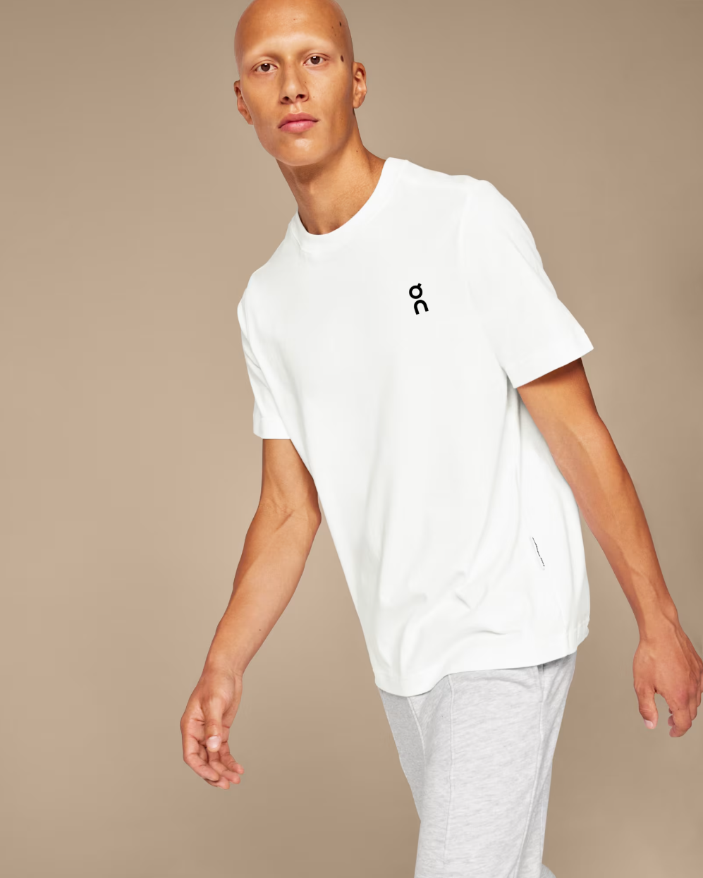 Camiseta Club Collective-T | Tejido Premium, Detalles Bordados y Estilo Deportivo Clásico