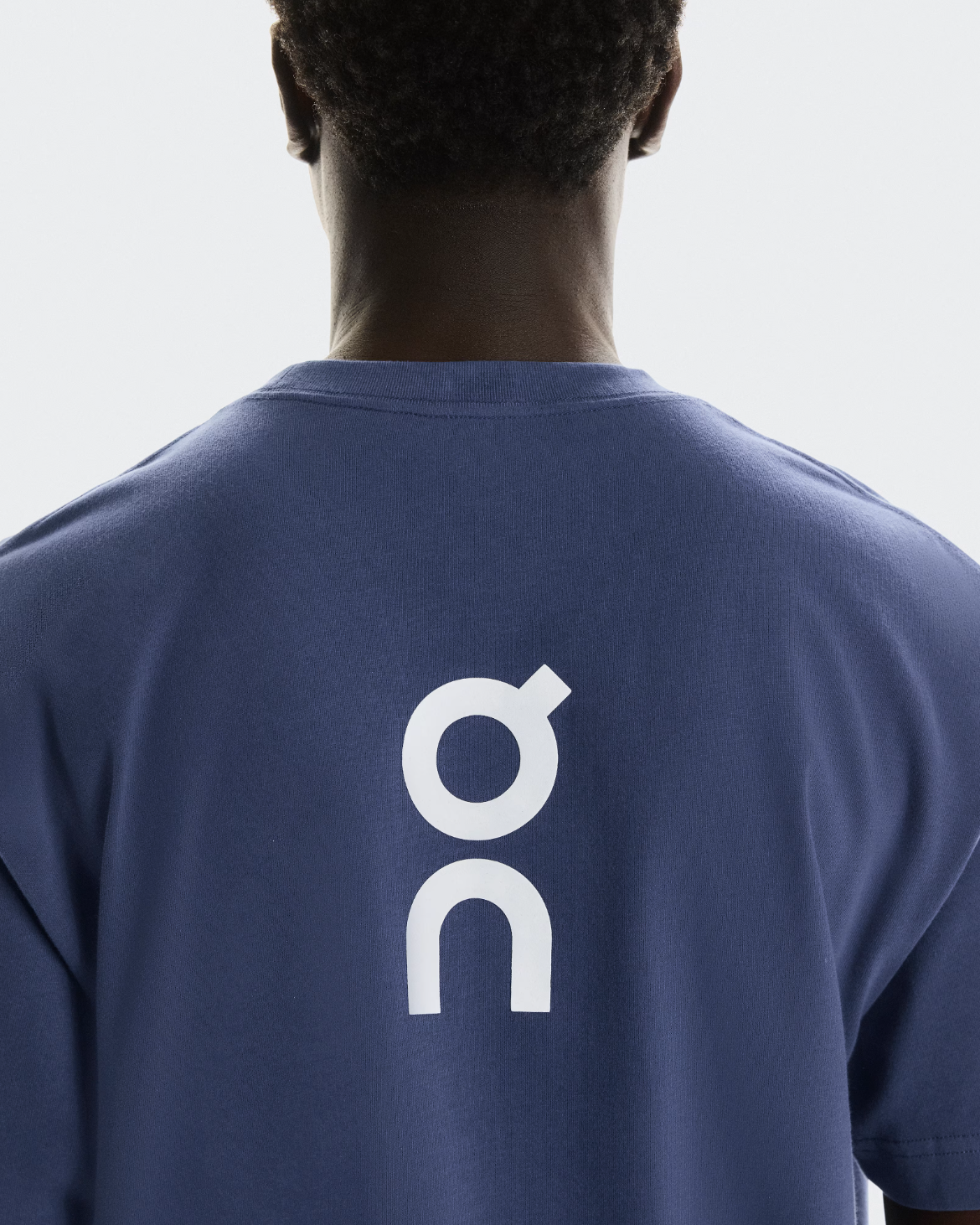 Camiseta Club Collective-T | Tejido Premium, Detalles Bordados y Estilo Deportivo Clásico